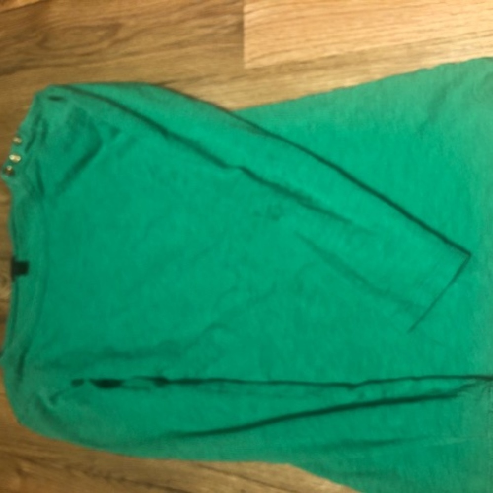 Green long sleeve Tshirt
